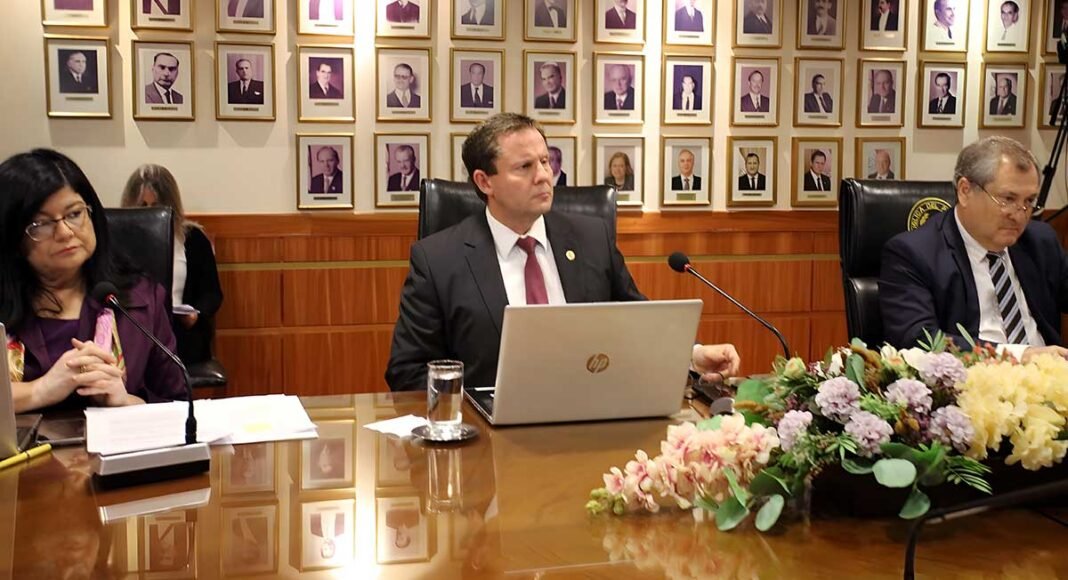 Ministro Alberto Martínez Simón. Foto: Prensa CSJ