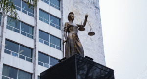 Justicia confirma sobreseimiento de una trabajadora con discapacidad auditiva